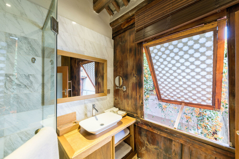 Bathroom 5, Dali Old Courtyard Boutique Inn, Dali Bai