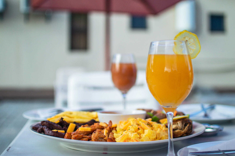 Food & Drinks 3, Etang Guest House, Tutume