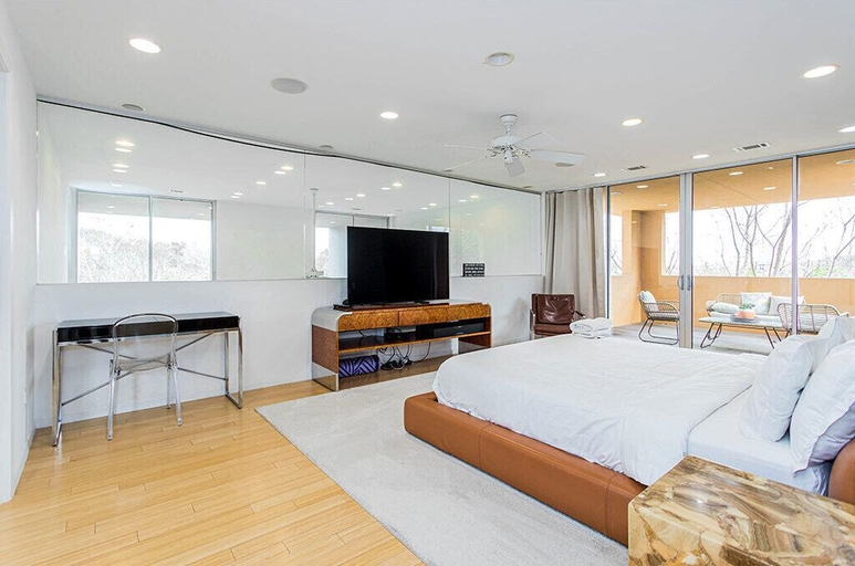 Bedroom 2, Timber Ridge Treehouse, Travis