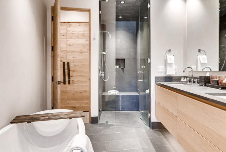 Bathroom 3, 1-184 West Meadow Drive, Eagle