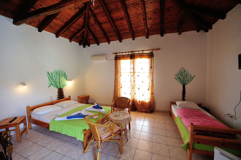 Bedroom 3, Azalea Studios, Thessaly