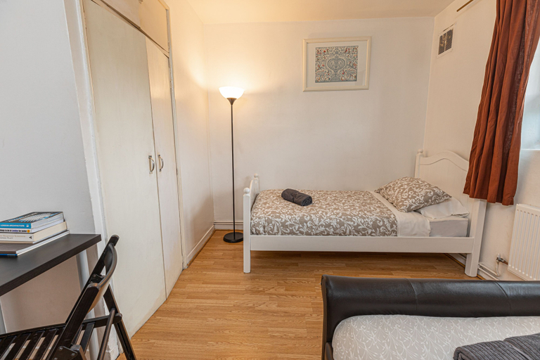 Bedroom 2, Tower Bridge Accommodation - 1, London
