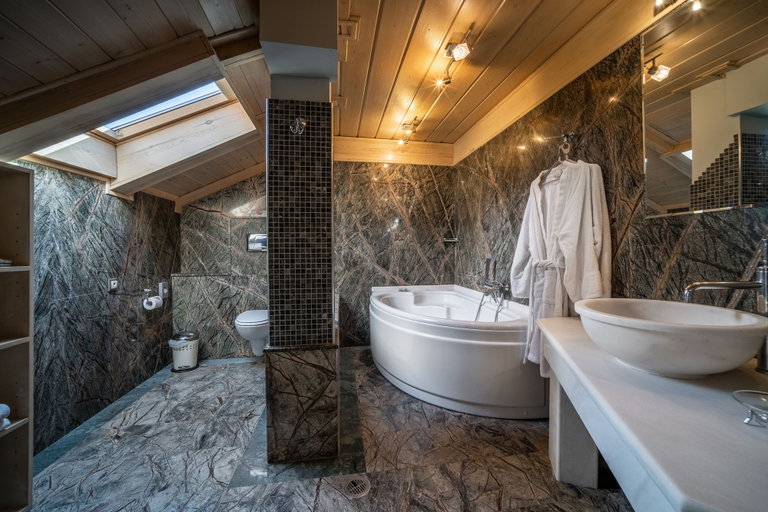 Bathroom 4, Giamandes Hotel, Thessaly