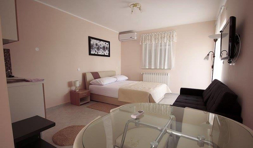 Bedroom 2, ApartHotel Viola, Medulin