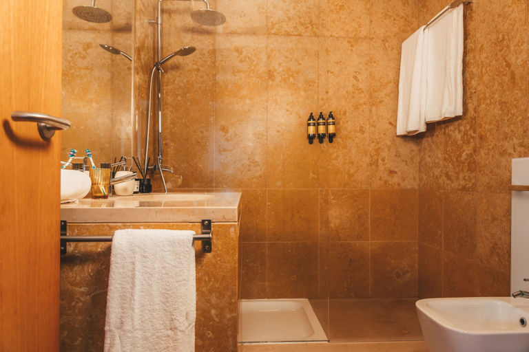 Bathroom 3, STAY&CO Lisbon Marques de Pombal, Lisbon