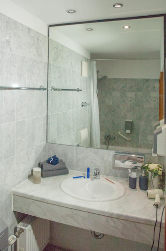 Bathroom 5, Kempe Komfort Hotel Düsseldorf, Düsseldorf