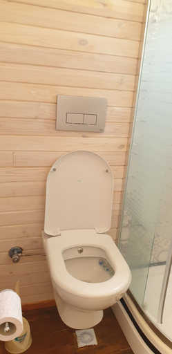 Bathroom 2, Kovan Bungalow, Dalaman