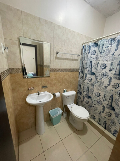 Bathroom 3, Reef Hostel Manta, Manta