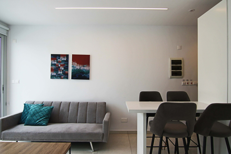 Others 5, Phaedrus Living: Seaside Deluxe Flat Harbour 106