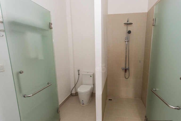 Bathroom 5, Apsara Centrepole Hotel, Siem Reap