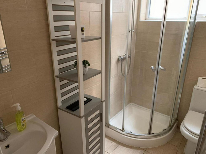 Bathroom, Portobello Stays by Stay Guru, London