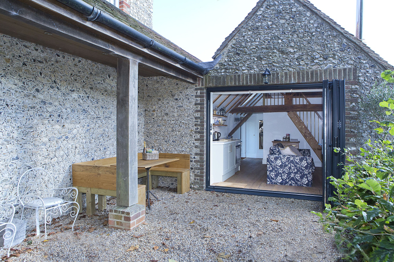 Exterior & Views, Shepherds Barn, West Sussex