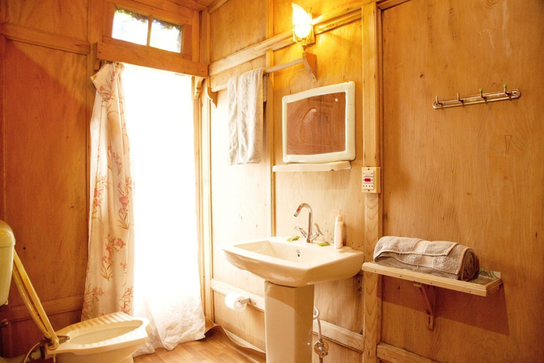 Bathroom 4, New Bul Bul Houseboat Dal Lake, Srinagar