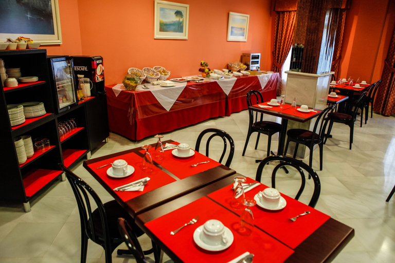 Food & Drinks 4, Hostal Chaikana, Cádiz