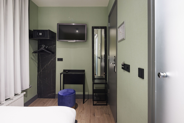 Bedroom 5, Ciao Papa Hotel Amsterdam Central Station, Amsterdam