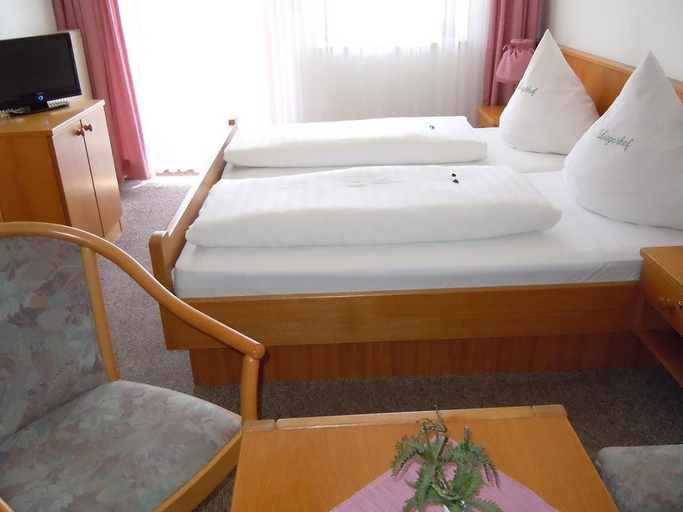 Bedroom 4, Hotel Lugerhof, Cham