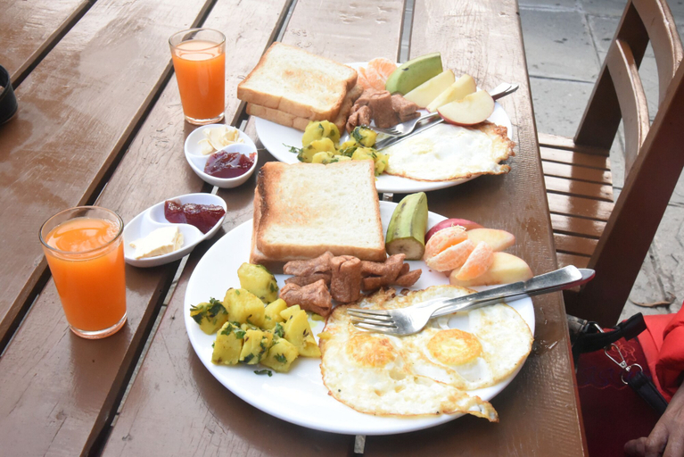 Food & Drinks 5, Safari Club, Narayani