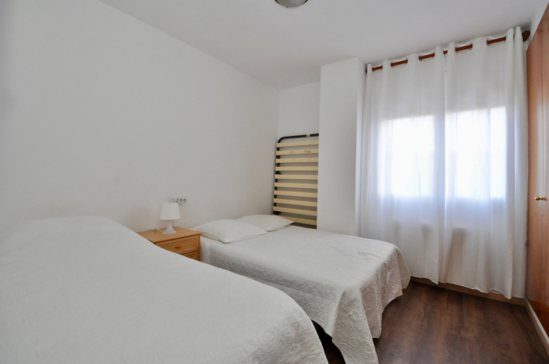 Bedroom 2, Lloretholiday Dia A074, Girona
