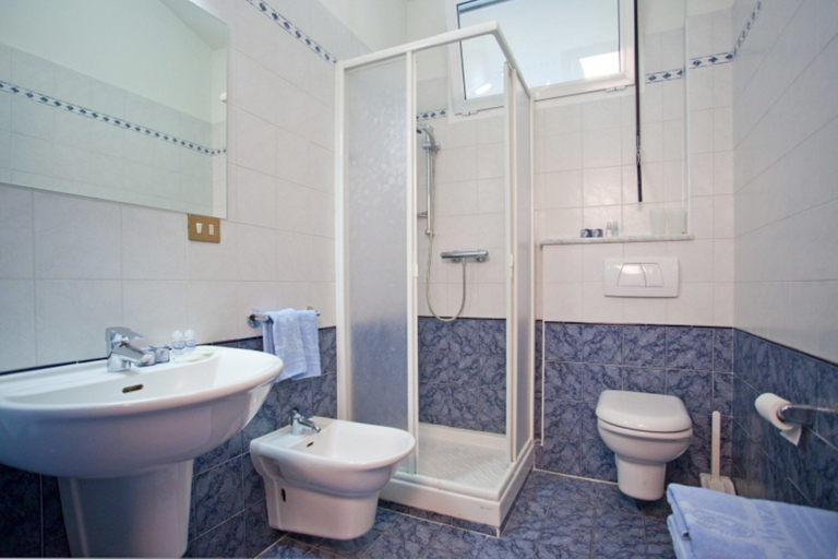 Bathroom, Hotel Venezia, Lucca