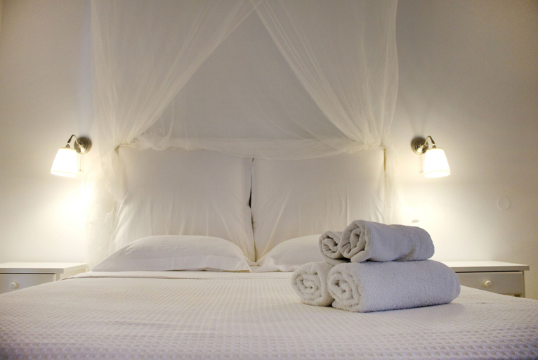 Bedroom 3, Nissiotiko Hotel, South Aegean