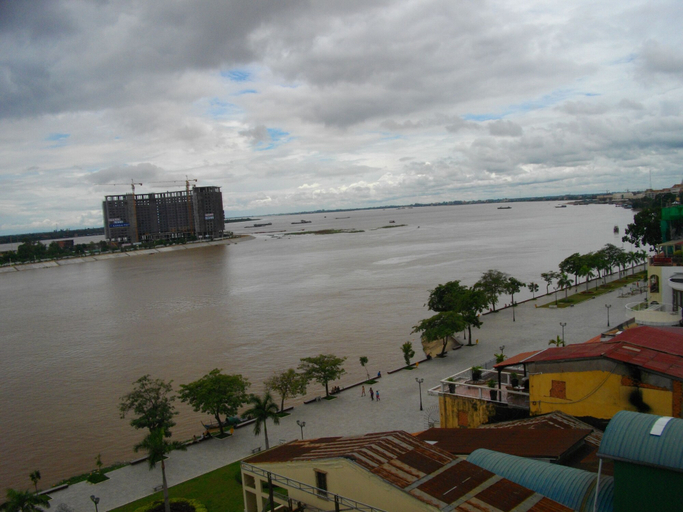 Exterior & Views 2, Lux Riverside Hotel & Apartment, Phnom Penh