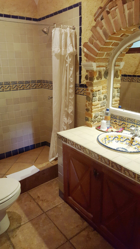 Bathroom 3, Hotel Real Plaza, Antigua Guatemala