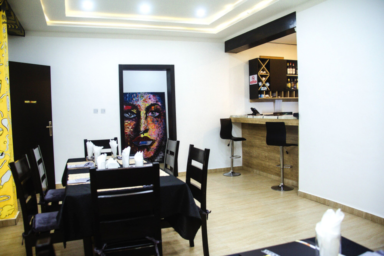 Food & Drinks 5, Hotel Capitol, Ikeja