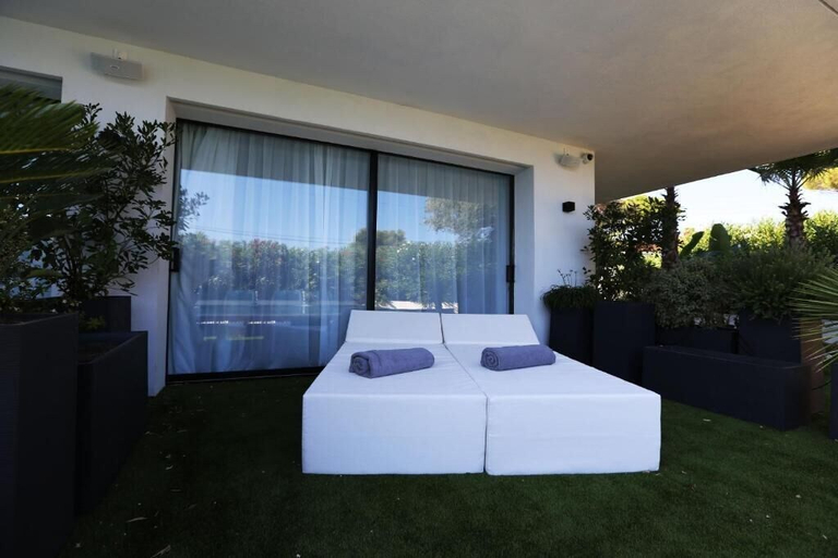 Bedroom 4, Villa Miami, Var