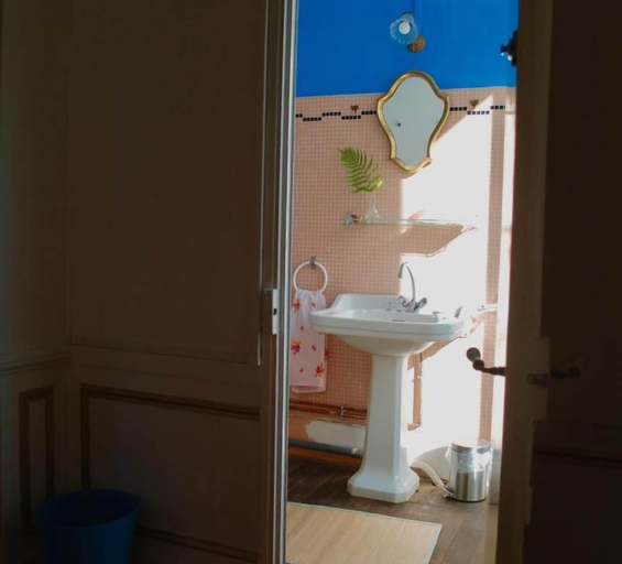 Bathroom 5, YXIE - Manoir des Arts, Yonne
