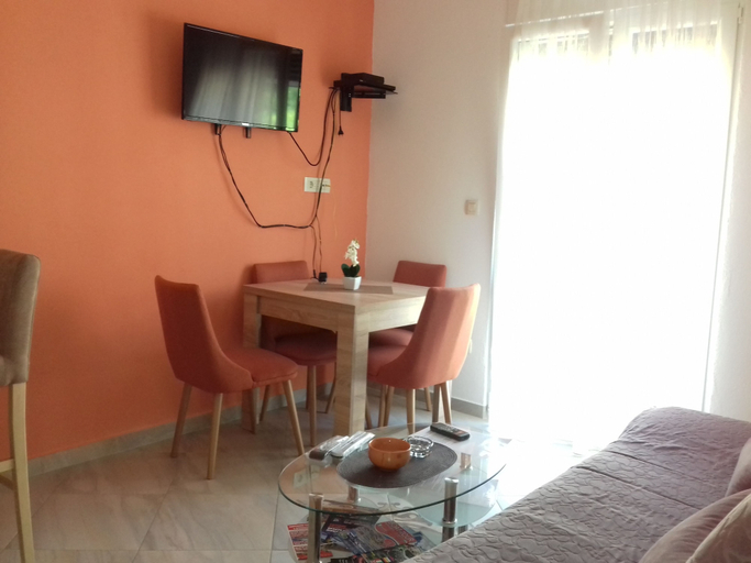 Others 3, Apartmani Mozaici