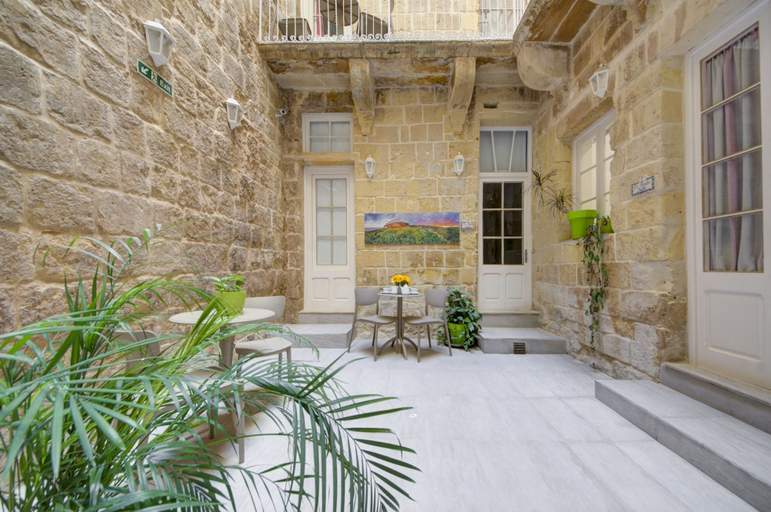 Exterior & Views 2, Tritoni harbour suites