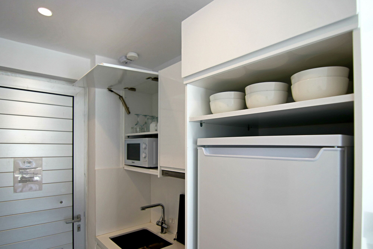Bathroom 3, Phaedrus Living: Seaside Deluxe Flat Harbour 112