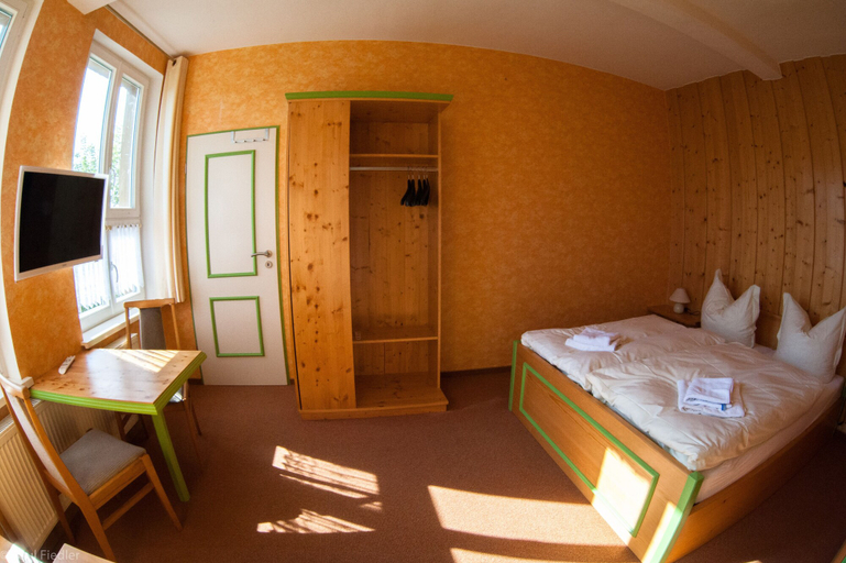 Bedroom 3, Sandgut Mihla, Wartburgkreis