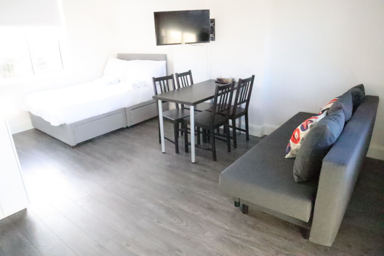 Others 5, Luxury Suits near Wembley Stadium, London