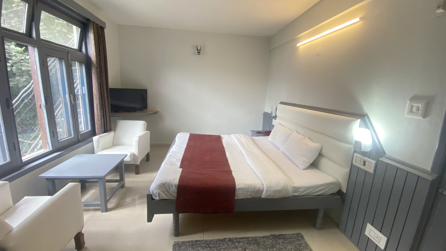 Bedroom 2, Hotel Meadows, Kullu