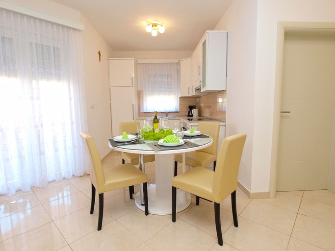 Others 5, Apartment Marko 396, Medulin