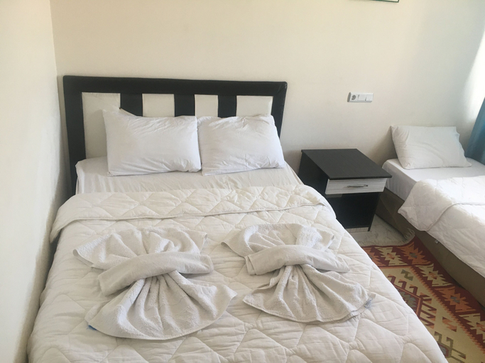 Bedroom 2, Ozturk Hotel, Akköy