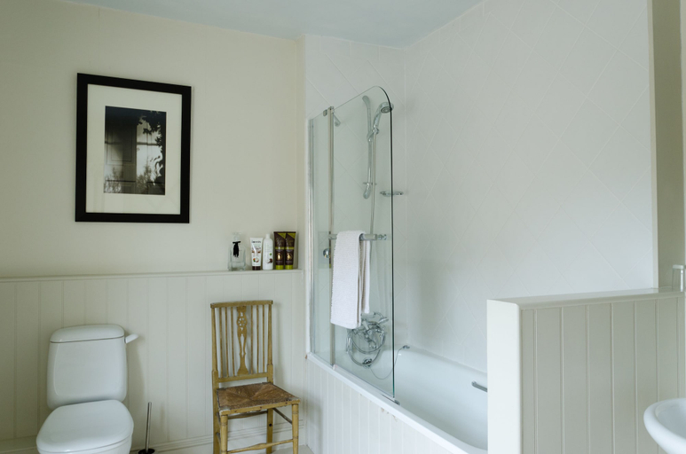 Bathroom 4, Heron House, Devon