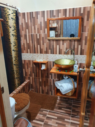 Bathroom 3, Mesmerize Guest House