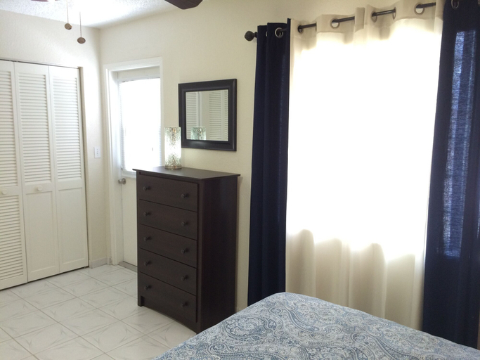 Bedroom 4, Hollywood by the Sea Hotel, Broward