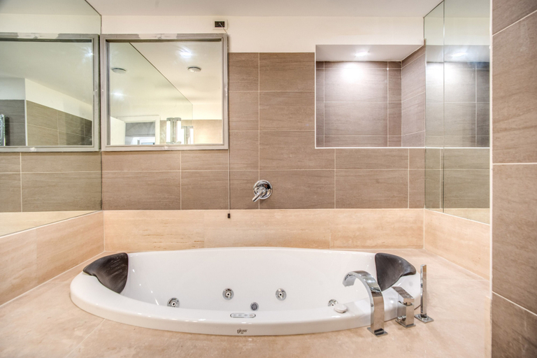 Bathroom 5, Mangili Garden Hotel, Rome