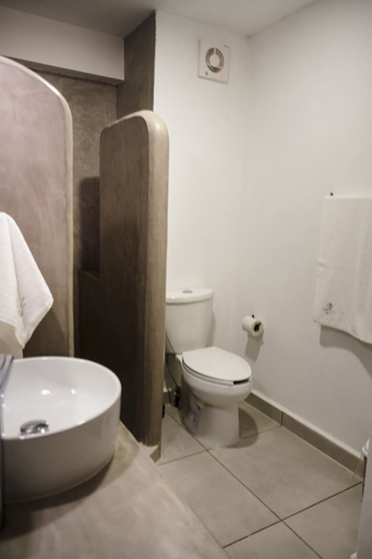 Bathroom 5, Hotel Camino Del Sol, Dist. Pochutla