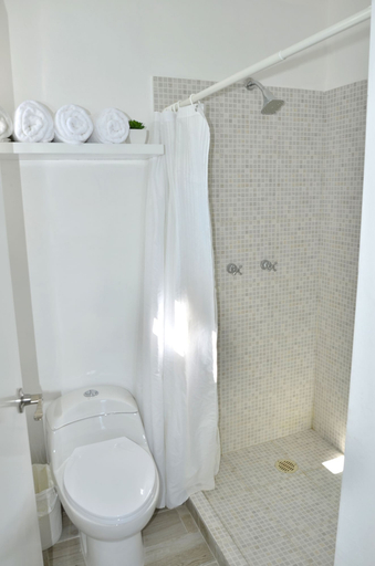 Bathroom 4, Amigo Rental Isla Mujeres, Isla Mujeres
