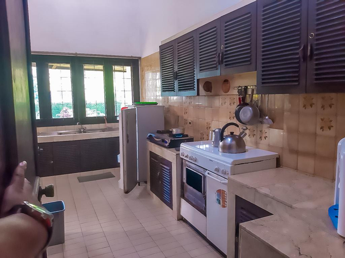 Dining Room 4, Villa Holiday Puncak, Bogor