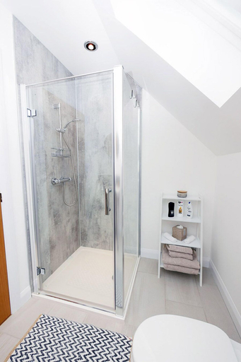 Bathroom 3, Pinewood Cottage, Highland
