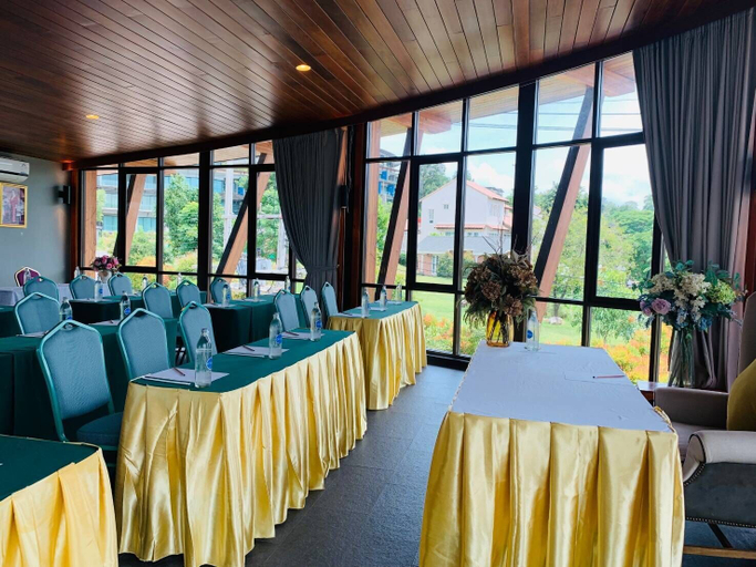 Food & Drinks 4, 360 Pip Hotel Khaoyai, Pak Chong