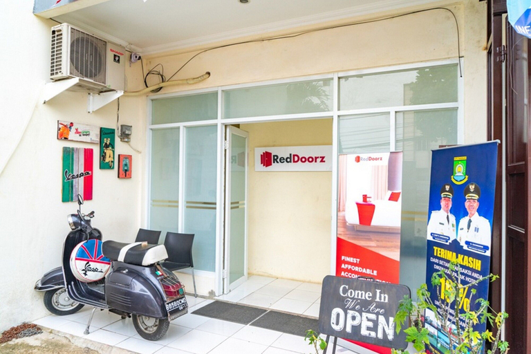 Exterior & Views 2, RedDoorz near CBD Ciledug, Tangerang