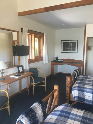 Bedroom 2, Arbutus Cove Guesthouse, Capital