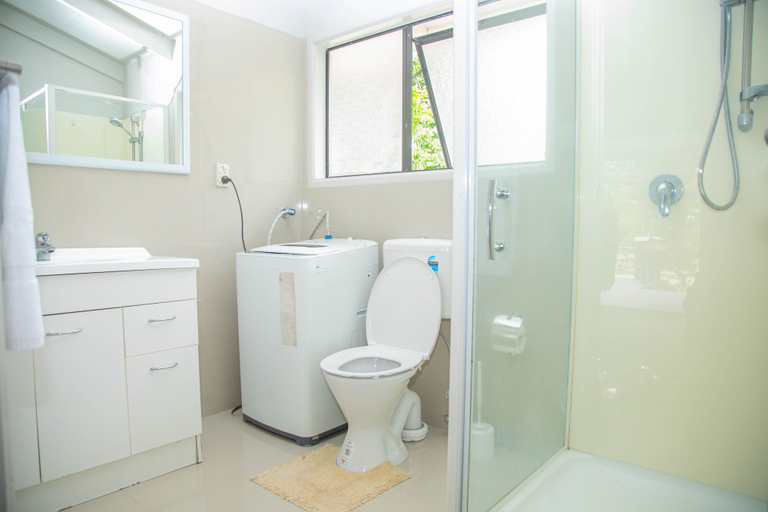 Bathroom, Natura Lagoon Bungalow 2, Rorotonga