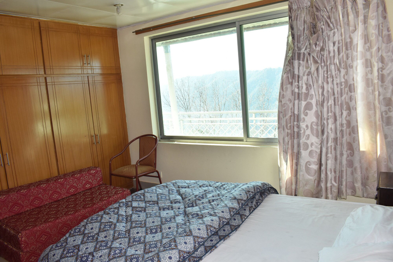 Bedroom 2, Valley Tracker, Rawalpindi